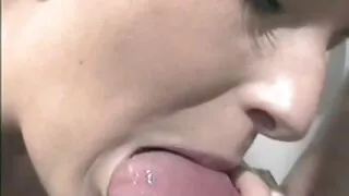 ඇස් බැඳගත් පෙම්වතිය සමඟ සුනඛ විලාසය