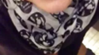 වයස අවුරුදු 18 සහ ඇඳුම් ඉවත් කිරීම