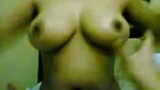 ආකර්ශනීය රන්වන් පැහැයක් ගනී