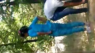 පෙම්වතියගෙන් බ්ලෝජොබ් සහ කැමරාව ඉදිරිපිට දැඩි මගුලක්