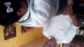 දුඹුරු පැහැ රේඛා කුකුළා උරා බොන සහ සරඹ