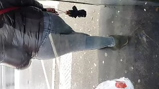 සුළු සහෝදරියගෙන් ටෙන්ඩර් බ්ලෝජොබ්