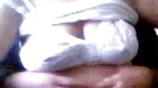 Busty Vanilla Devilla යනු වෙබ් කැමරා කුමරියකි
