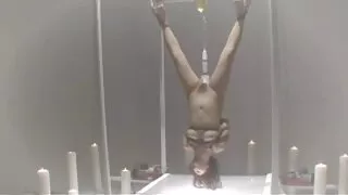 අන්තර් වාර්ගික BDSM ආධුනික ක්‍රියාව