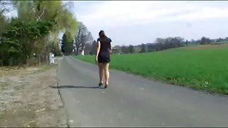 තරුණ brunette සමග බිම Blowjob සහ ලිංගිකත්වය