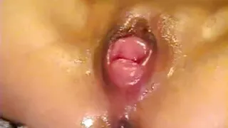 රූපලාවණ්‍ය ඇගේ සෙල්ලම් බඩුවක් භාවිතා කරයි
